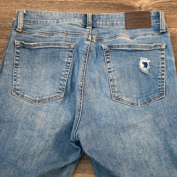 Lucky Brand jeans . - Picture 3 of 3